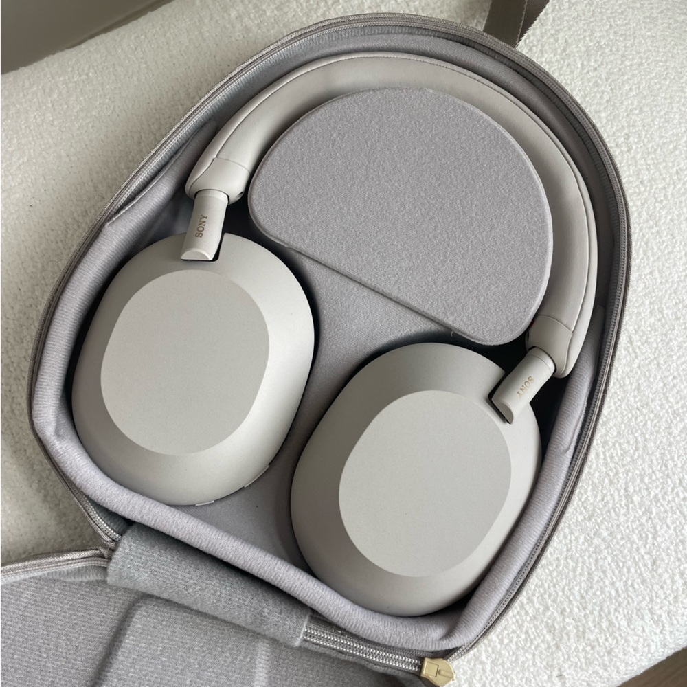SONY WH-1000XM5 Wireless Industry Leading Noise Canceling Headphones | Silver